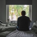 Maneira como falamos pode agravar 'epidemia da solidão' - 09/04/2025 - Equilíbrio