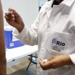 Rio amplia vacina da dengue para jovens de 19 e 20 anos - 09/04/2025 - Equilíbrio e Saúde